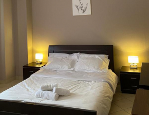 Cloud8 Apt with Castle View, 7km from the Beach